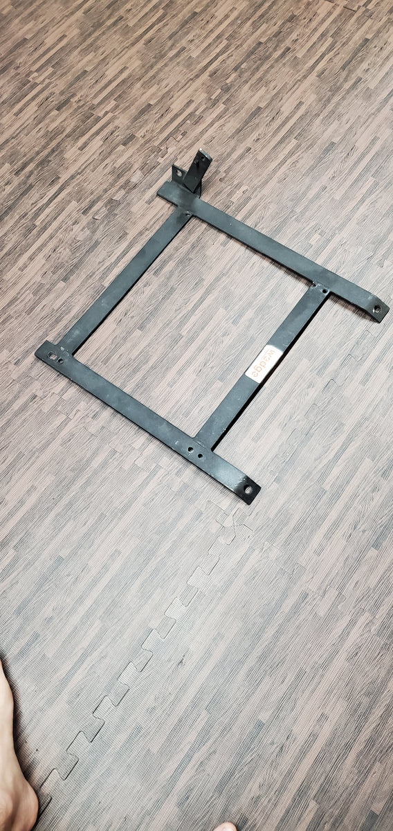 20002005 Wedge Passnger Side Seat Mount